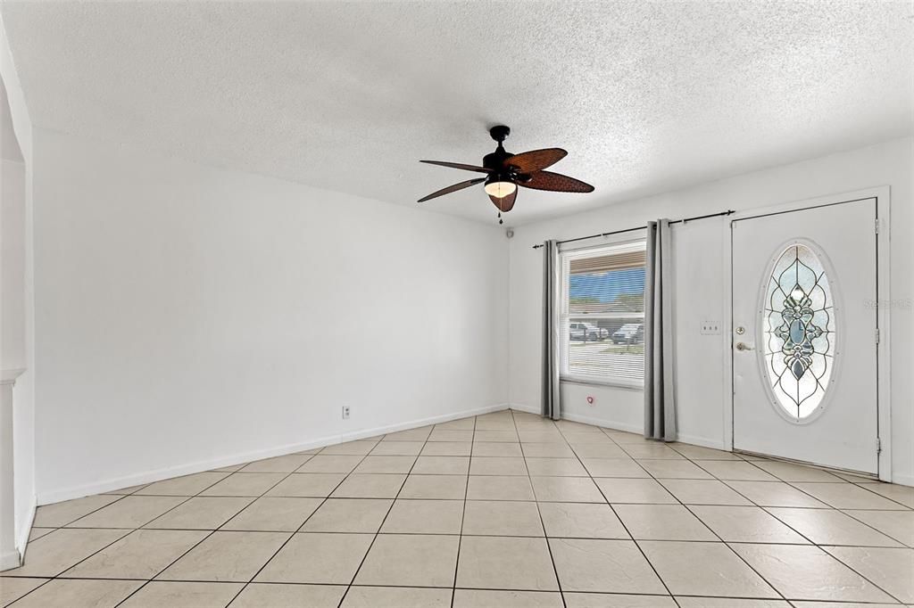 For Sale: $379,000 (4 beds, 2 baths, 1313 Square Feet)