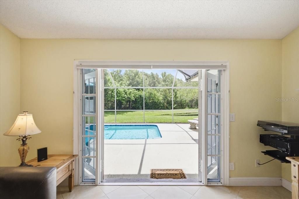 For Sale: $569,000 (3 beds, 2 baths, 1656 Square Feet)