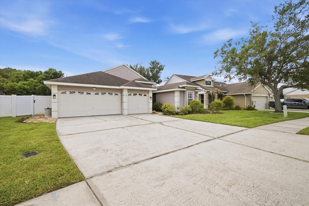 For Sale: $569,000 (3 beds, 2 baths, 1656 Square Feet)