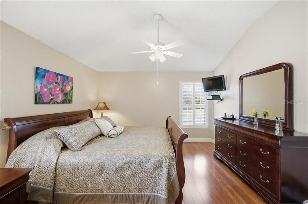 For Sale: $569,000 (3 beds, 2 baths, 1656 Square Feet)