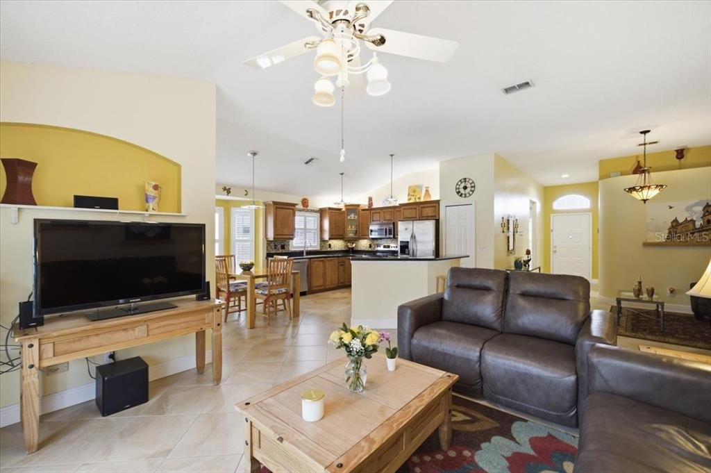 For Sale: $569,000 (3 beds, 2 baths, 1656 Square Feet)