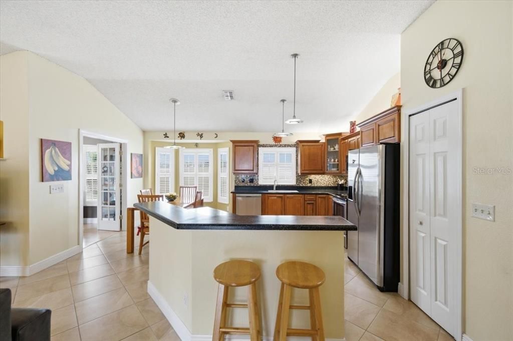 For Sale: $569,000 (3 beds, 2 baths, 1656 Square Feet)