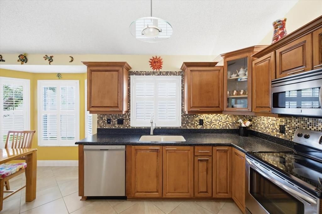For Sale: $569,000 (3 beds, 2 baths, 1656 Square Feet)