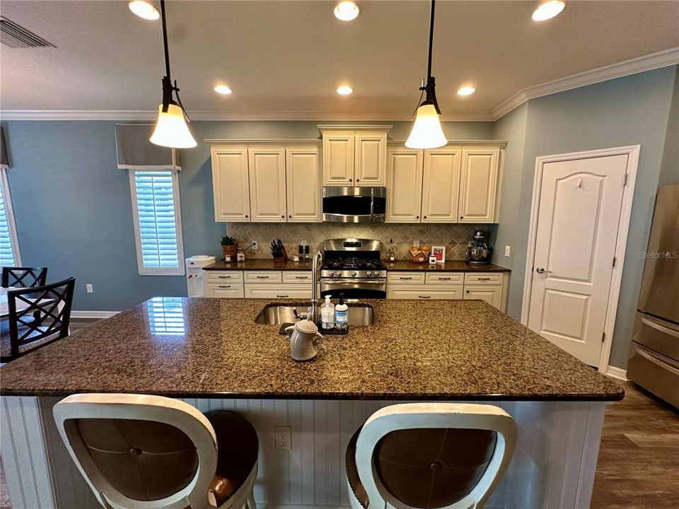 For Sale: $619,000 (3 beds, 2 baths, 2222 Square Feet)