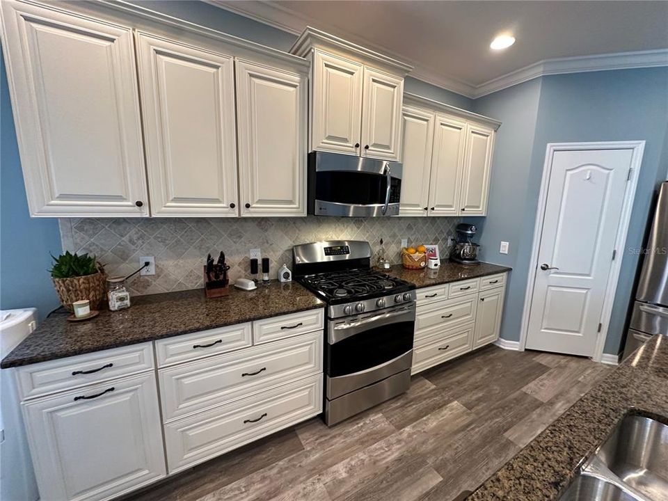 For Sale: $619,000 (3 beds, 2 baths, 2222 Square Feet)