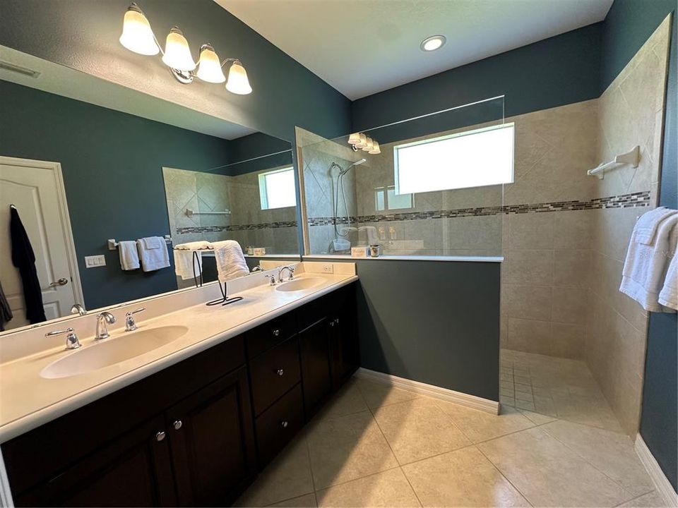 For Sale: $619,000 (3 beds, 2 baths, 2222 Square Feet)