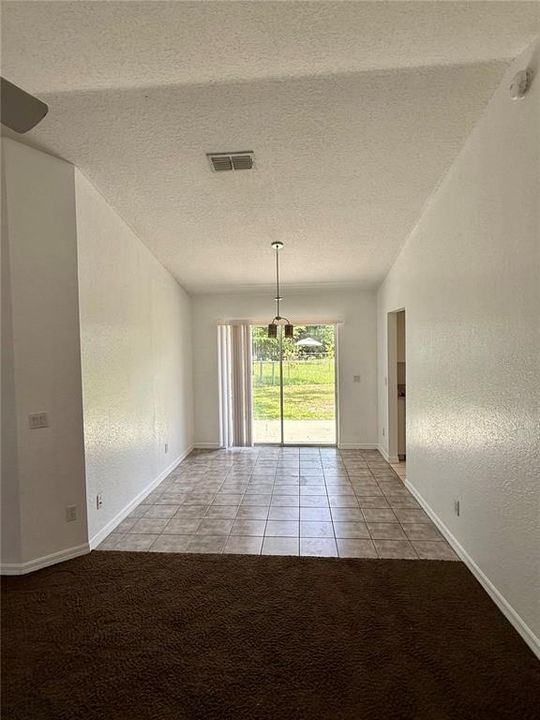 For Rent: $1,550 (3 beds, 2 baths, 1040 Square Feet)