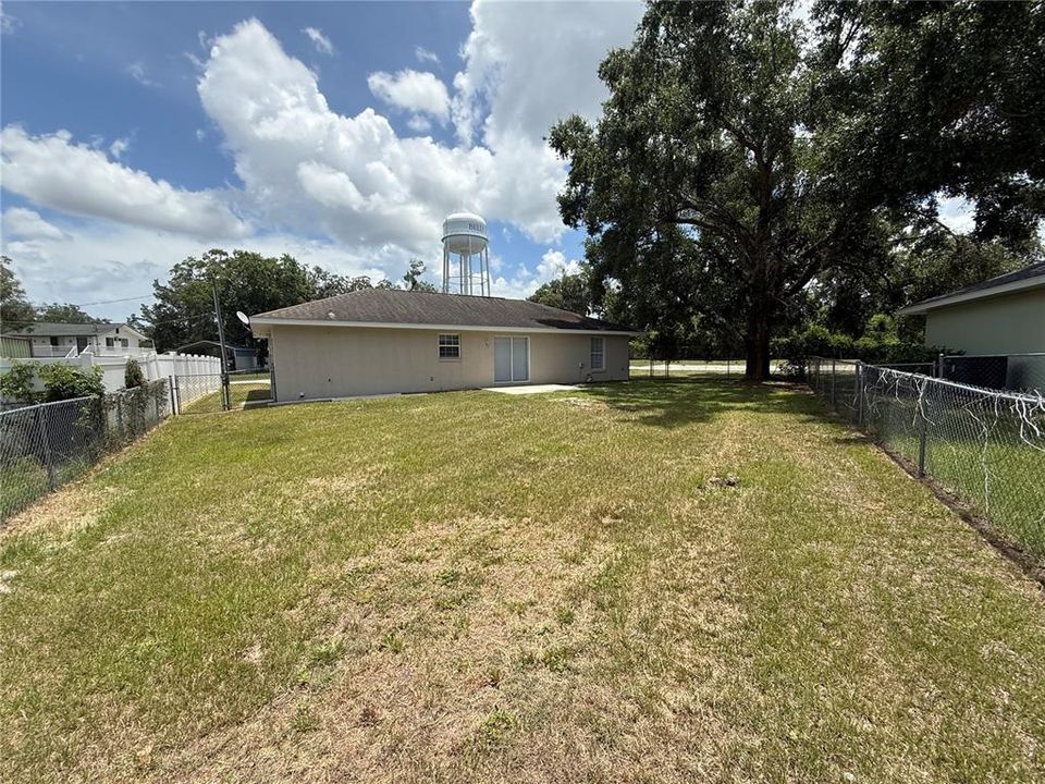 For Rent: $1,550 (3 beds, 2 baths, 1040 Square Feet)