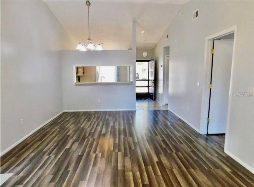 For Rent: $1,800 (2 beds, 2 baths, 1020 Square Feet)