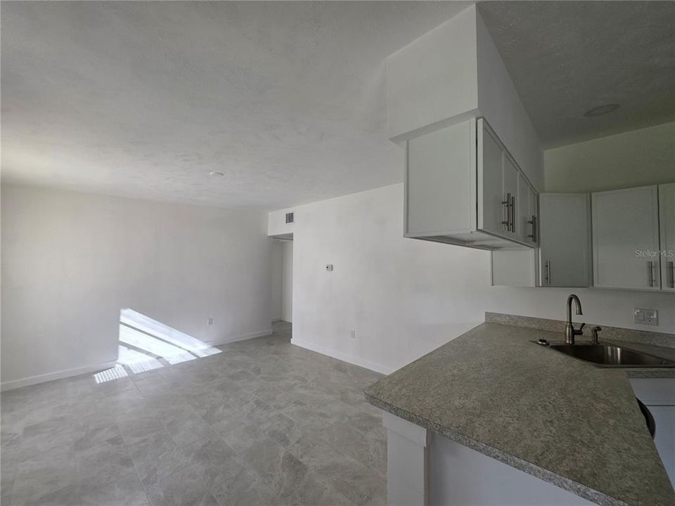 В аренду: $2,200 (3 спален, 1 ванн, 1424 Квадратных фут)