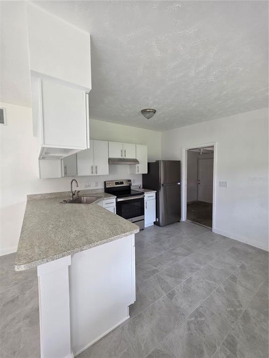 В аренду: $2,200 (3 спален, 1 ванн, 1424 Квадратных фут)