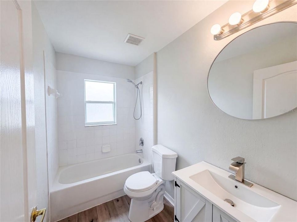 For Sale: $260,000 (4 beds, 2 baths, 1427 Square Feet)