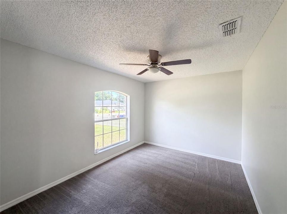 For Sale: $260,000 (4 beds, 2 baths, 1427 Square Feet)