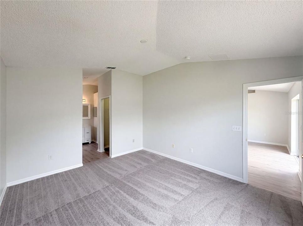 For Sale: $260,000 (4 beds, 2 baths, 1427 Square Feet)