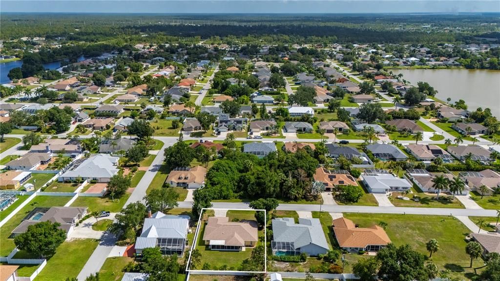 На продажу: $349,000 (3 спален, 2 ванн, 1727 Квадратных фут)