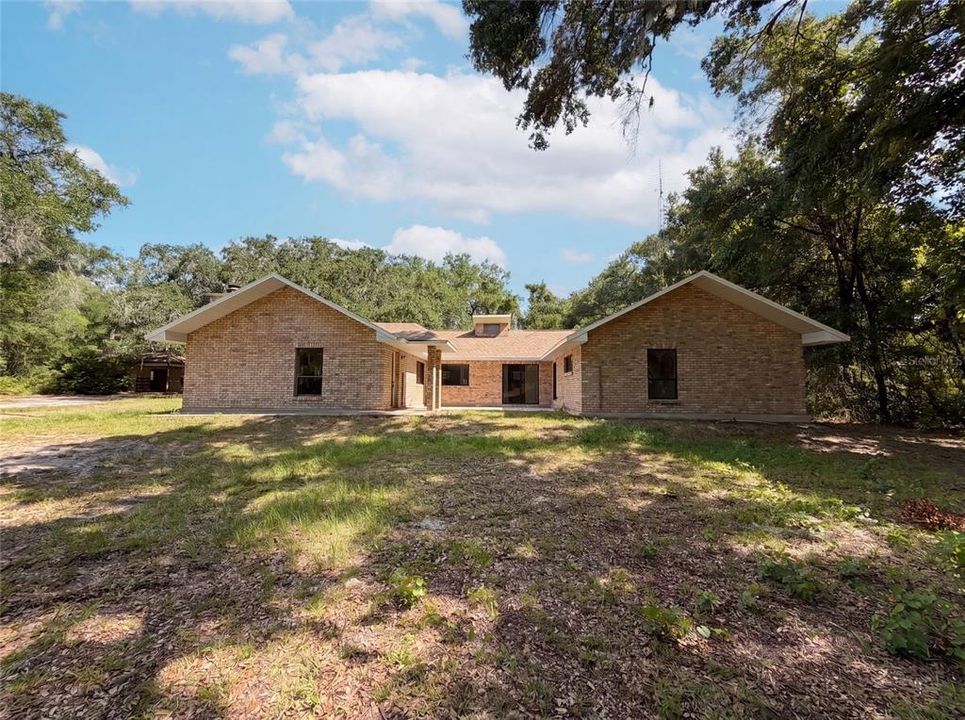 For Sale: $400,000 (3 beds, 2 baths, 2442 Square Feet)