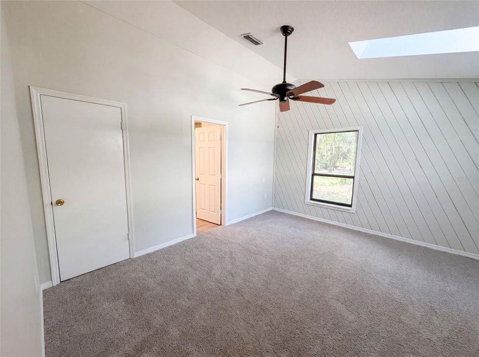 For Sale: $400,000 (3 beds, 2 baths, 2442 Square Feet)