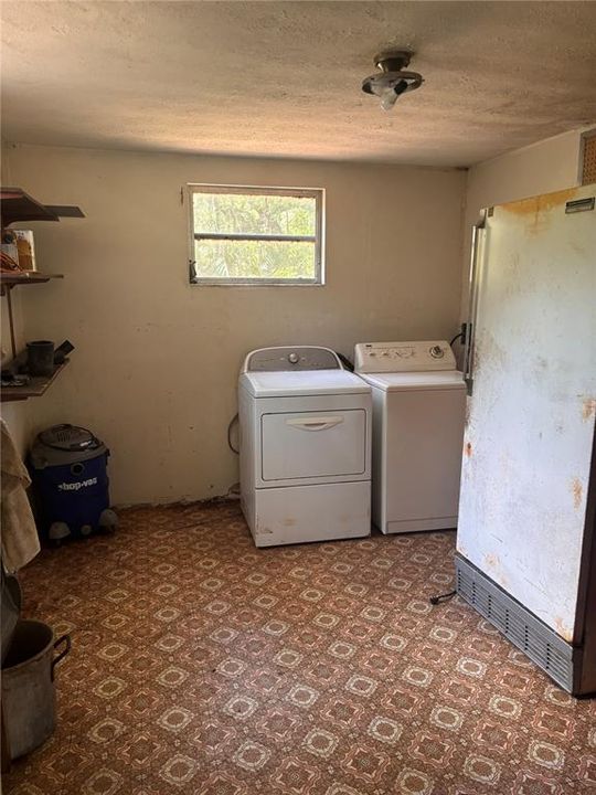 For Sale: $140,000 (3 beds, 2 baths, 1352 Square Feet)
