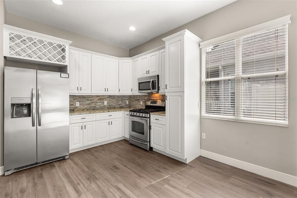 For Sale: $569,000 (4 beds, 3 baths, 2306 Square Feet)
