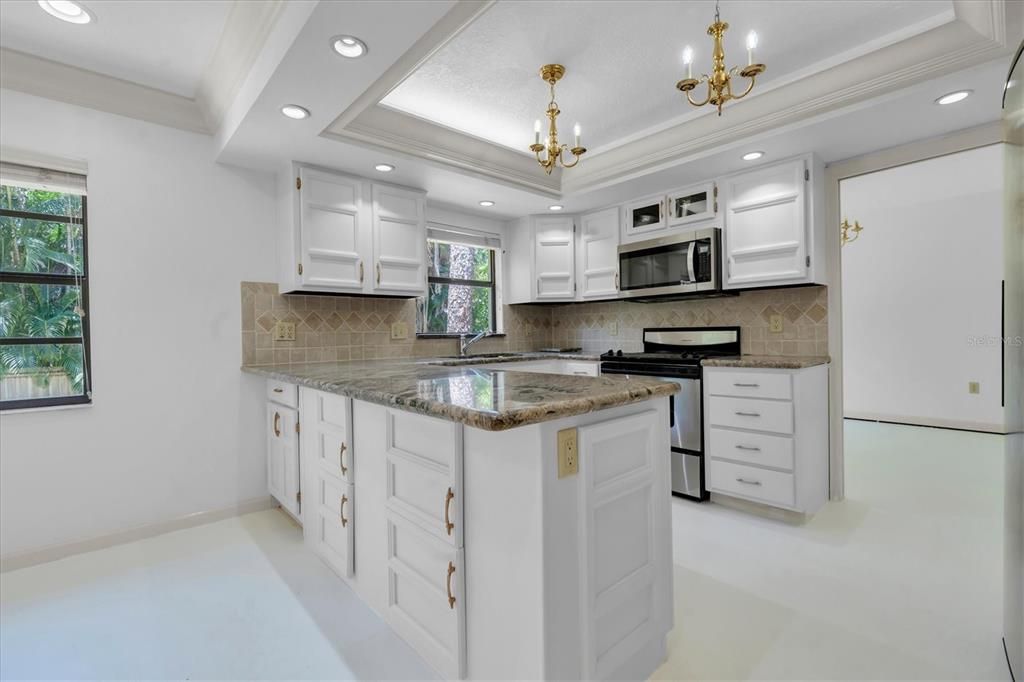 En Venta: $670,000 (4 camas, 3 baños, 2292 Pies cuadrados)