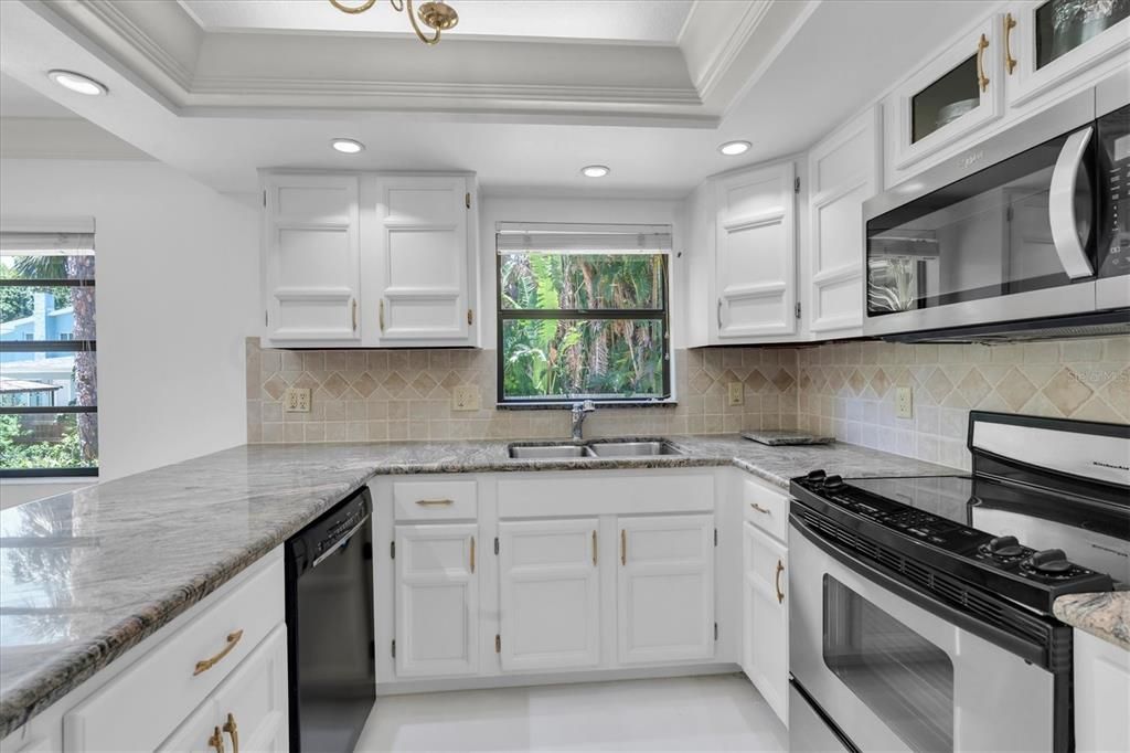 En Venta: $670,000 (4 camas, 3 baños, 2292 Pies cuadrados)