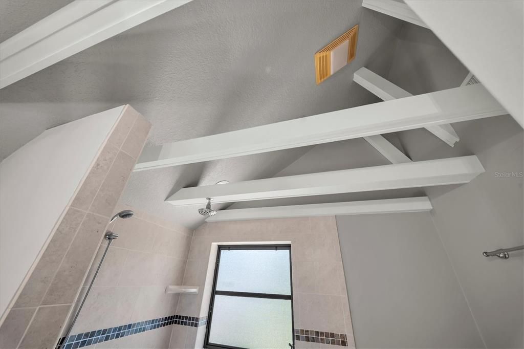 En Venta: $670,000 (4 camas, 3 baños, 2292 Pies cuadrados)