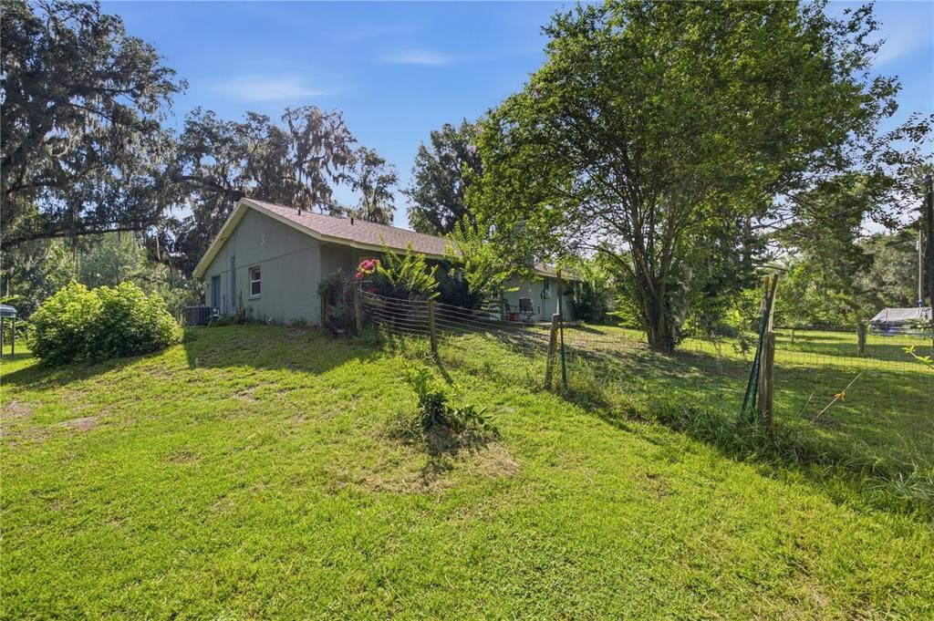 На продажу: $599,000 (3 спален, 2 ванн, 1918 Квадратных фут)