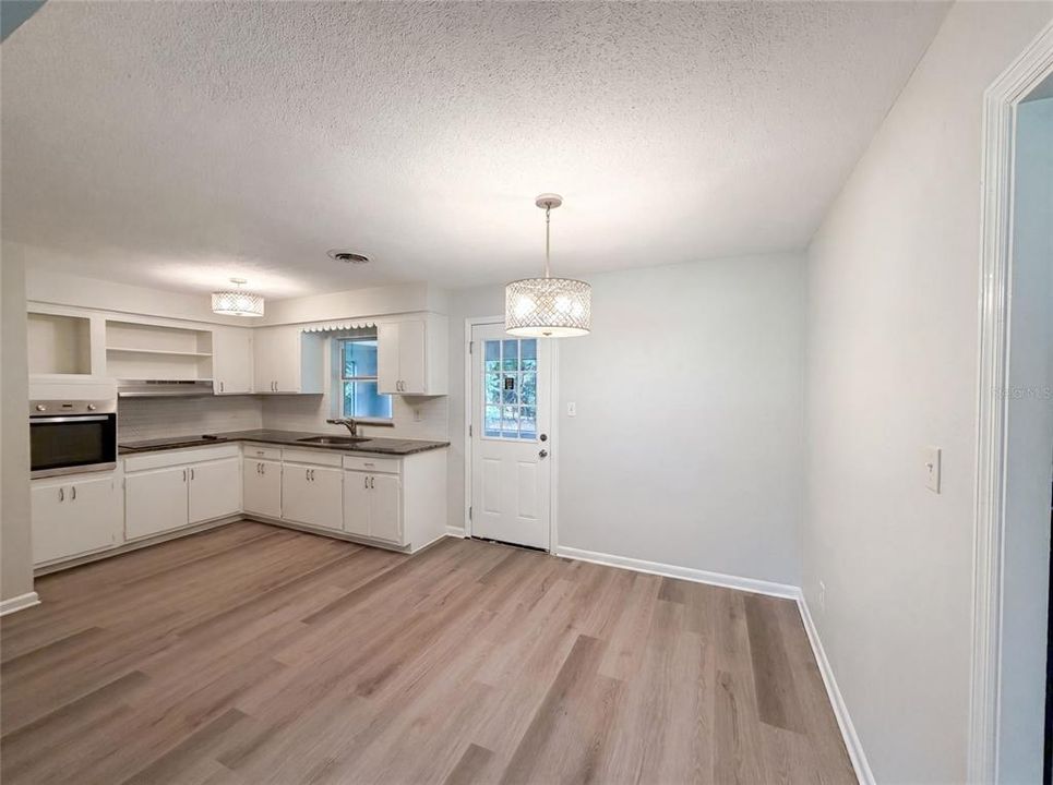 For Sale: $190,000 (3 beds, 2 baths, 1132 Square Feet)