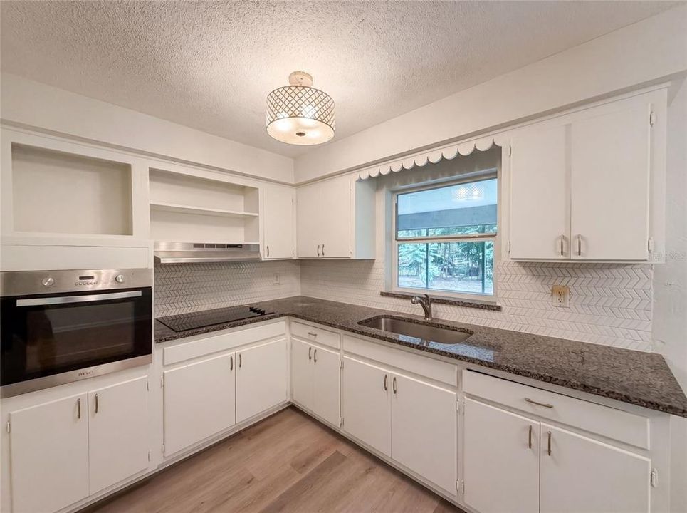 For Sale: $190,000 (3 beds, 2 baths, 1132 Square Feet)