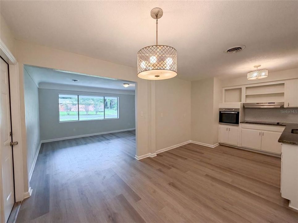 For Sale: $190,000 (3 beds, 2 baths, 1132 Square Feet)