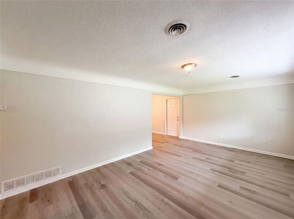 For Sale: $190,000 (3 beds, 2 baths, 1132 Square Feet)