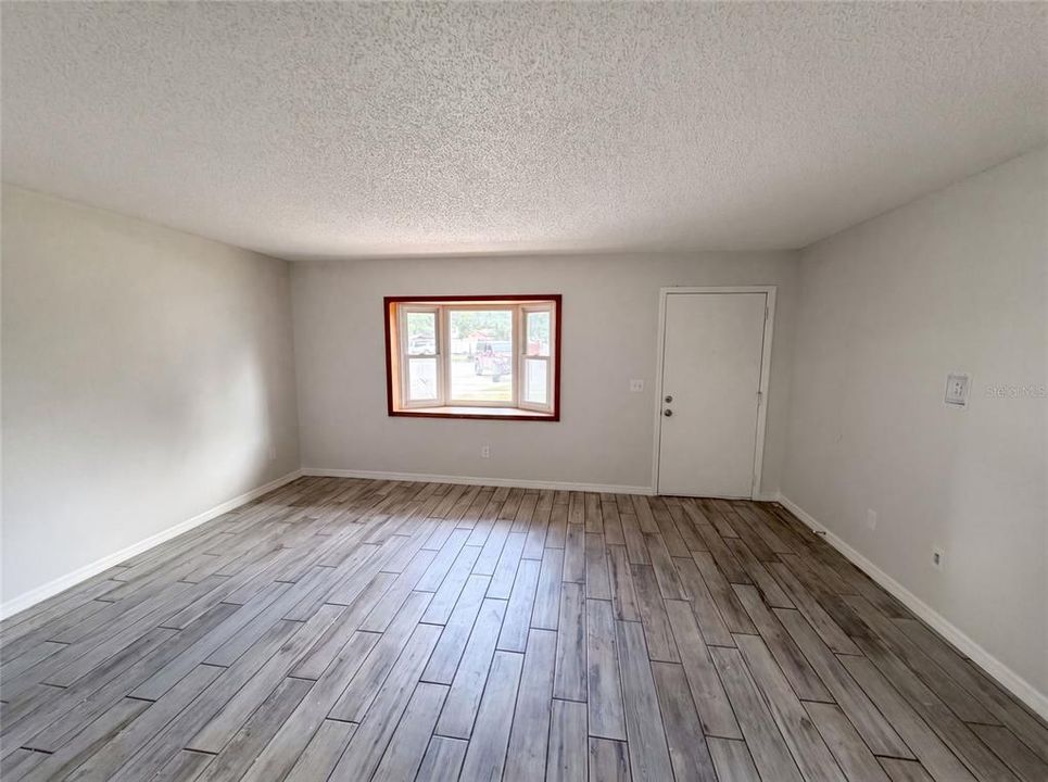 For Sale: $353,000 (4 beds, 2 baths, 1365 Square Feet)