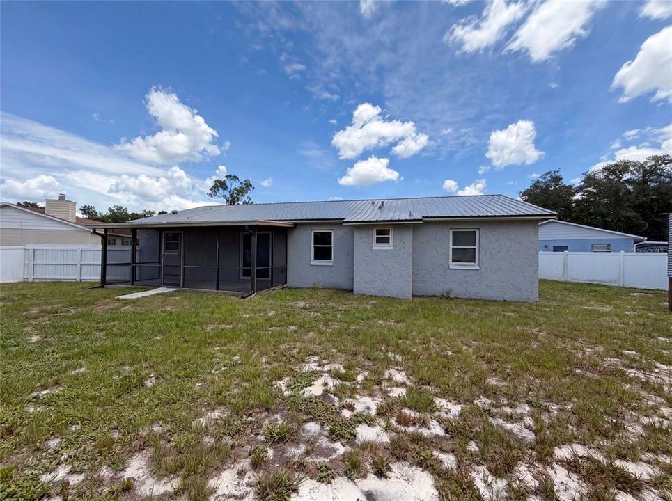 For Sale: $353,000 (4 beds, 2 baths, 1365 Square Feet)