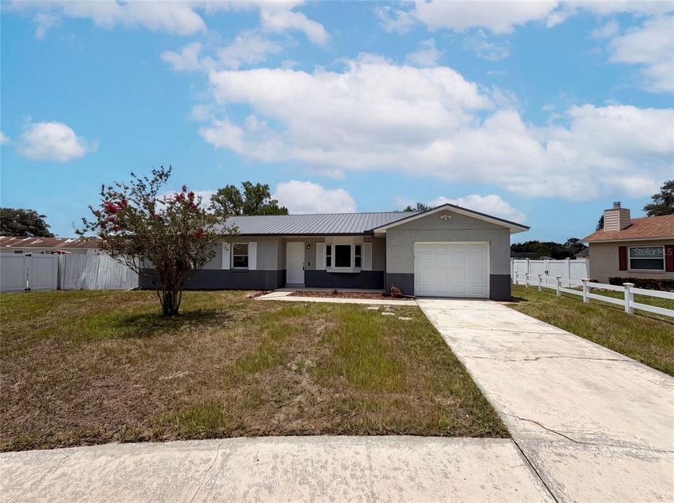For Sale: $353,000 (4 beds, 2 baths, 1365 Square Feet)