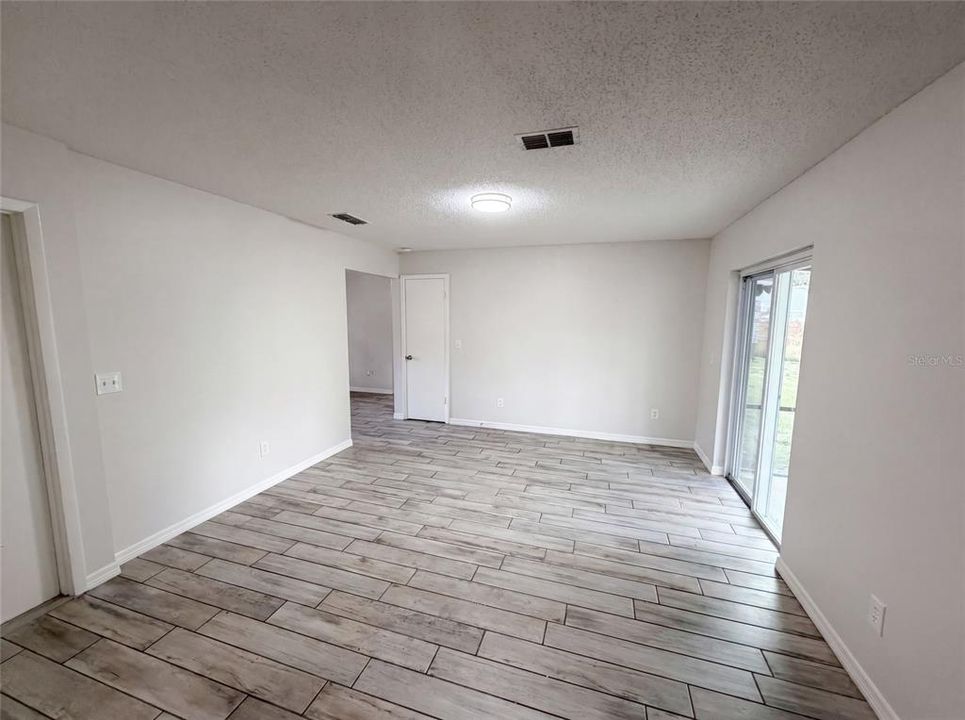 For Sale: $353,000 (4 beds, 2 baths, 1365 Square Feet)