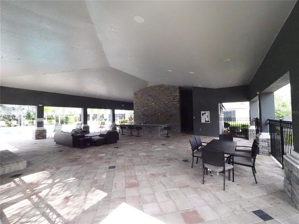 For Rent: $2,400 (3 beds, 2 baths, 1819 Square Feet)