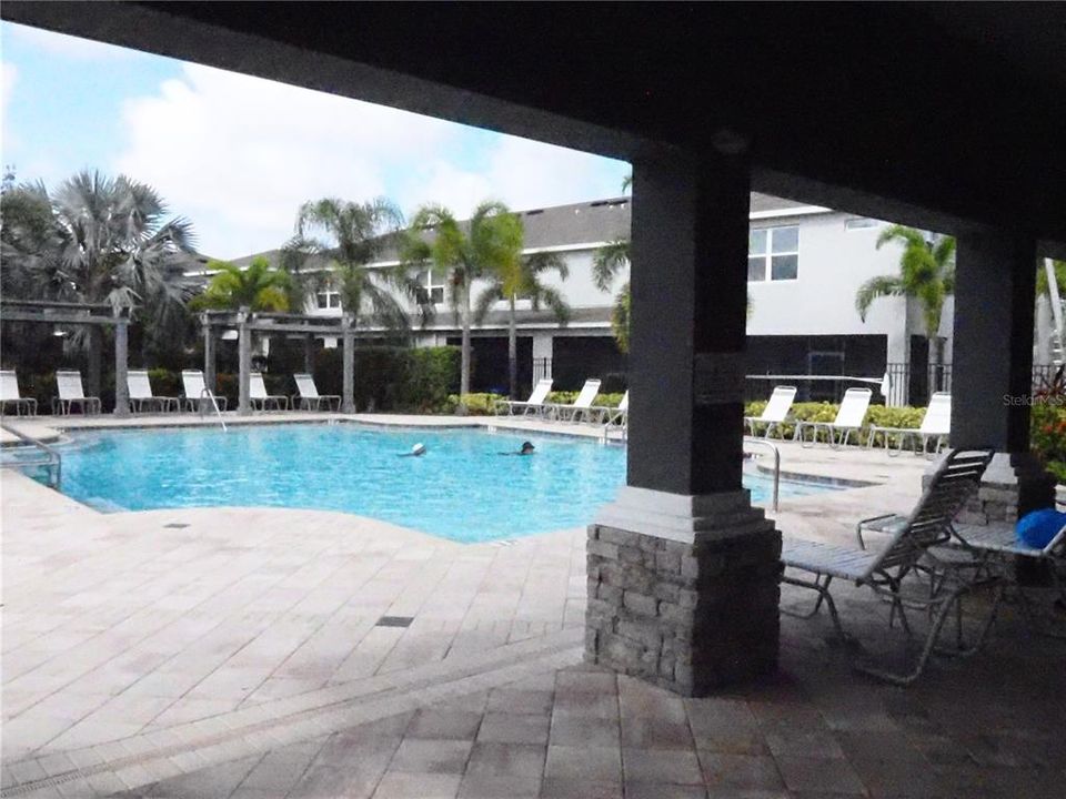 For Rent: $2,400 (3 beds, 2 baths, 1819 Square Feet)