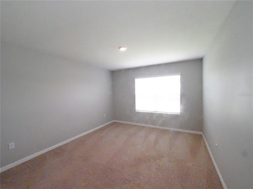 For Rent: $2,400 (3 beds, 2 baths, 1819 Square Feet)