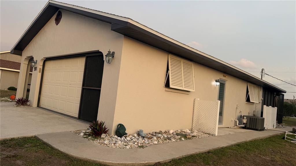 For Sale: $269,900 (3 beds, 2 baths, 1392 Square Feet)