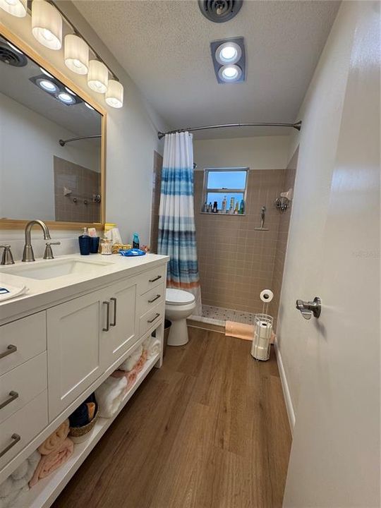 For Sale: $269,900 (3 beds, 2 baths, 1392 Square Feet)