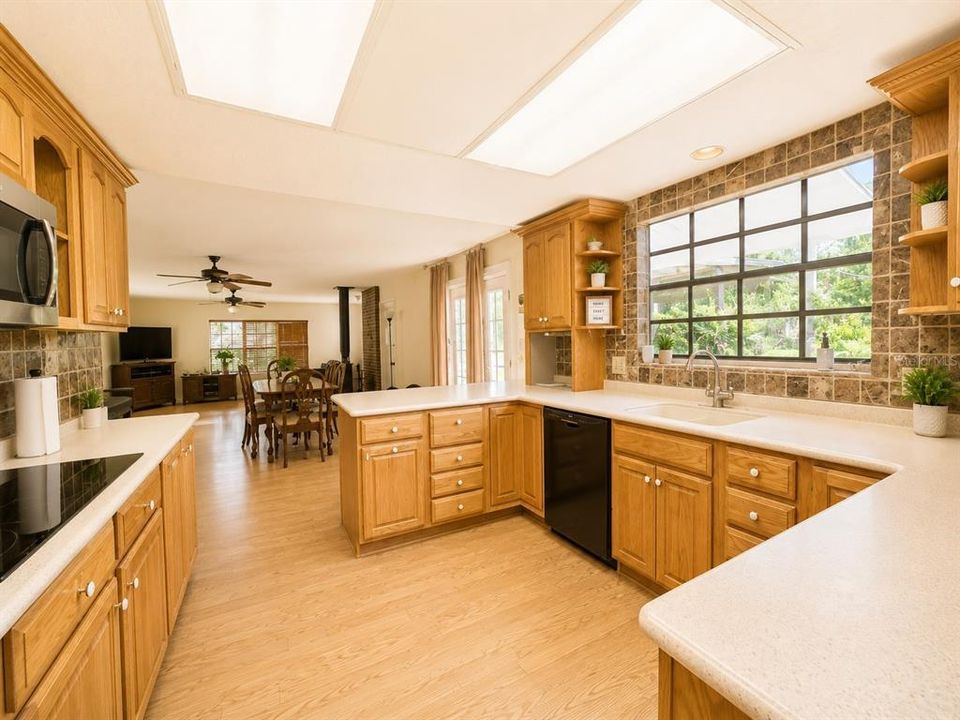 For Rent: $2,700 (4 beds, 2 baths, 2356 Square Feet)