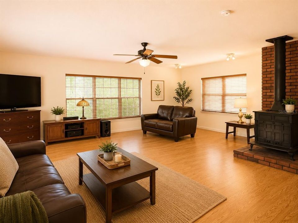 For Rent: $2,700 (4 beds, 2 baths, 2356 Square Feet)