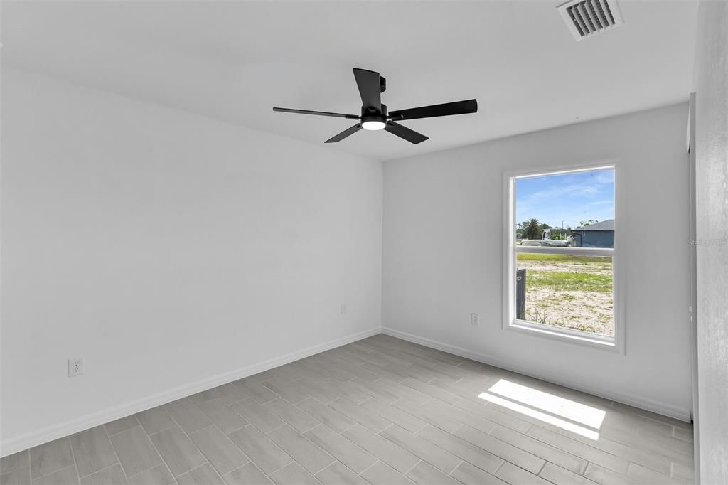 For Sale: $429,000 (4 beds, 3 baths, 1683 Square Feet)