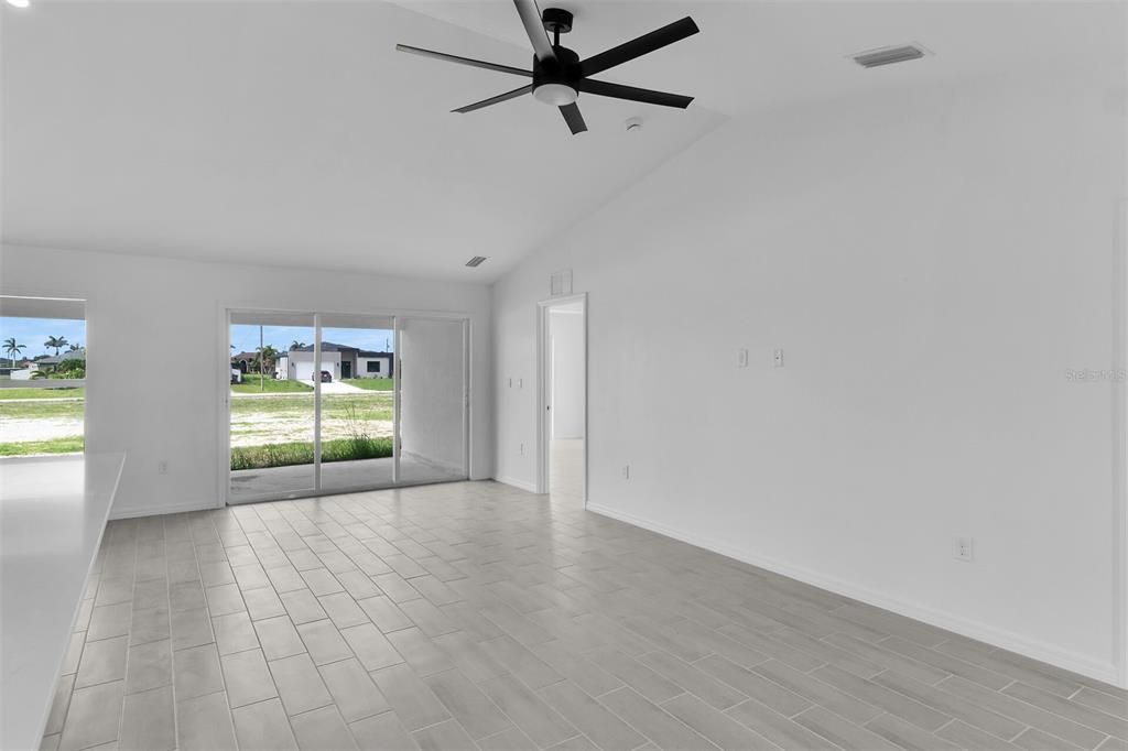 For Sale: $429,000 (4 beds, 3 baths, 1683 Square Feet)