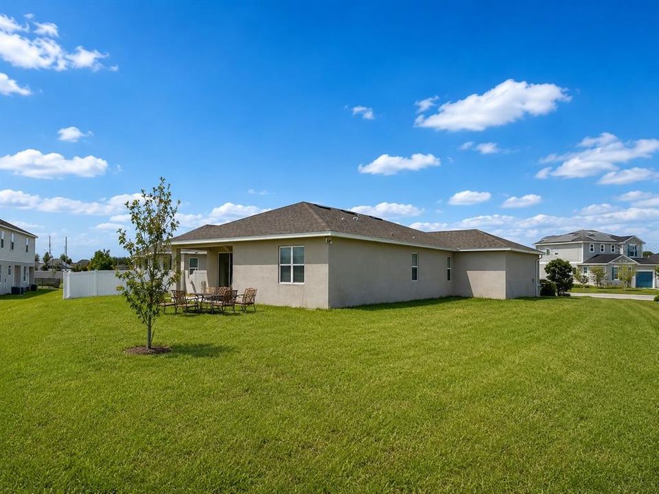For Sale: $370,000 (4 beds, 3 baths, 2066 Square Feet)