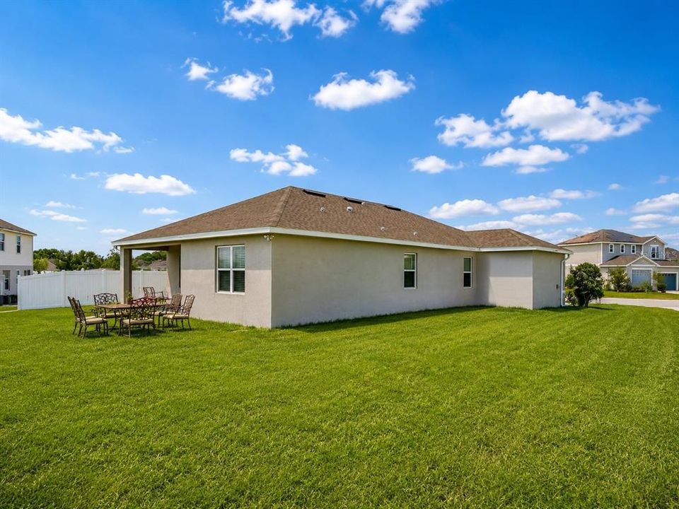 For Sale: $370,000 (4 beds, 3 baths, 2066 Square Feet)