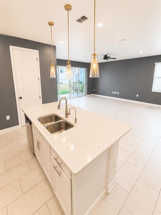For Sale: $370,000 (4 beds, 3 baths, 2066 Square Feet)