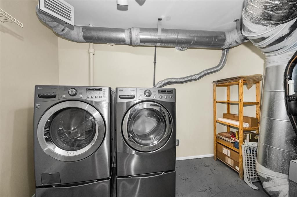 На продажу: $334,900 (2 спален, 1 ванн, 1202 Квадратных фут)