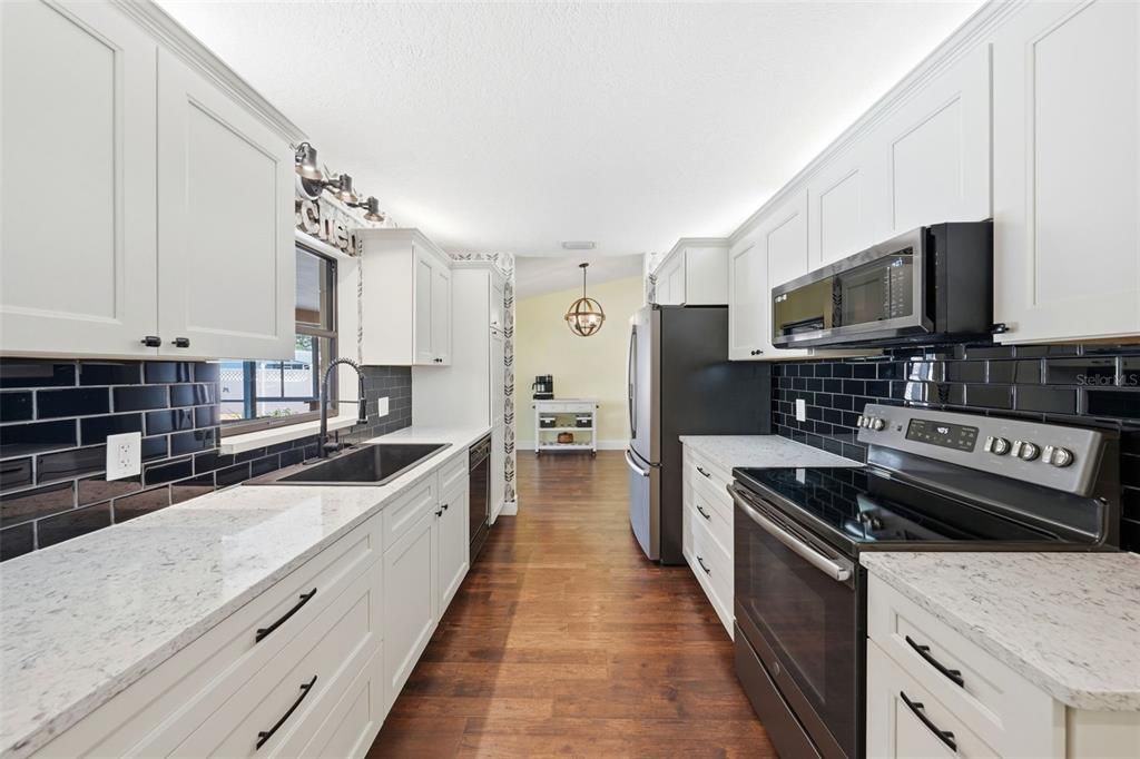 На продажу: $415,000 (3 спален, 2 ванн, 1537 Квадратных фут)