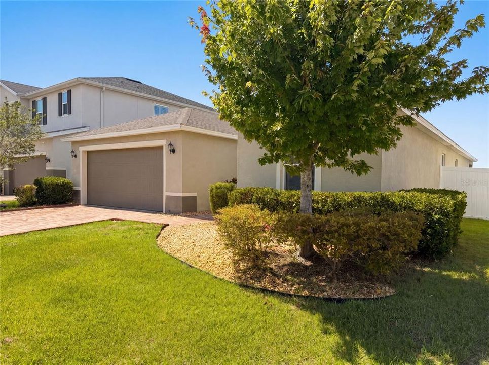 For Sale: $370,000 (4 beds, 2 baths, 1997 Square Feet)